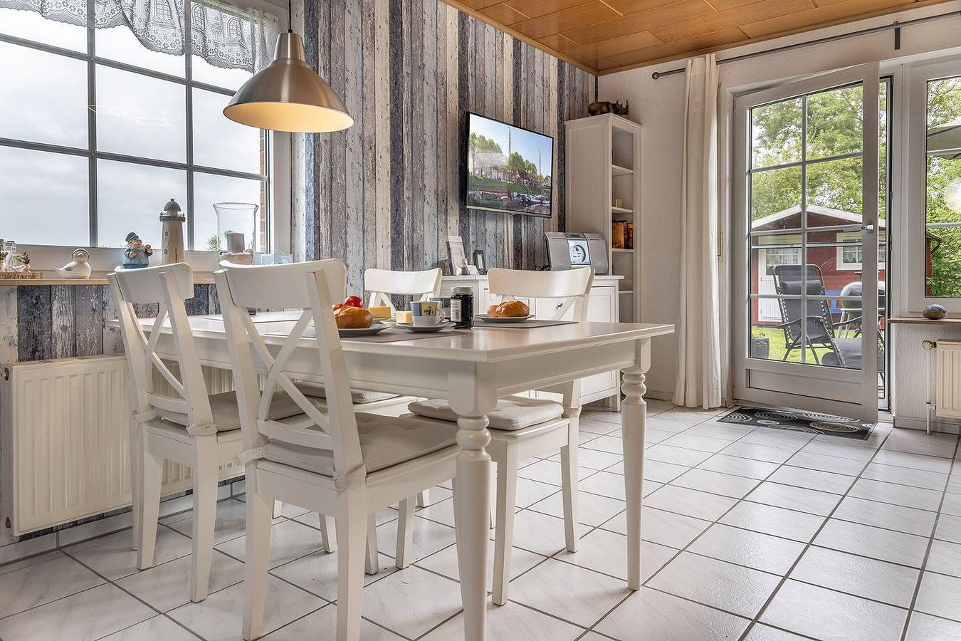 In Altfunnixsiel ankommen und sich wohlfühlen: Ruhig gelegener Klinkerbau im Landhausstil. 
Reihenendhaus mit ca.75 qm, eigenem Garten und Terrasse. Geeignet für bis zu 4 Erwachsene und 3 Kinder. in Altfunnixsiel, Wittmund