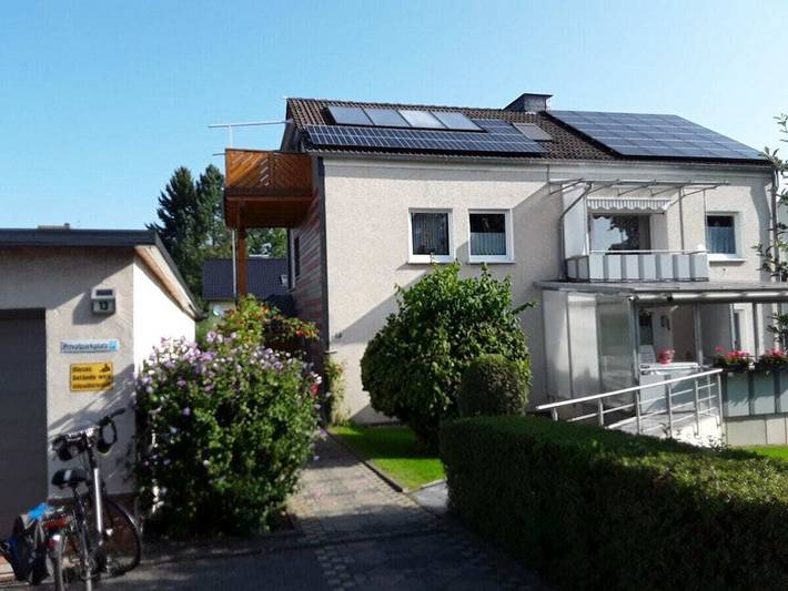 Ferienhaus für 6 Personen, mit Balkon und Garten