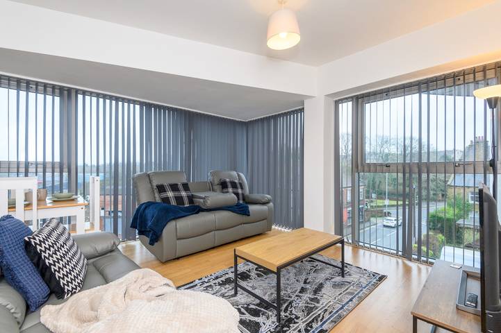 Glamping for 3 people in West Yorkshire