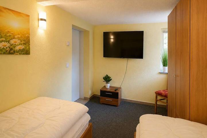 Ferienhaus für 4 Personen, mit Balkon und Whirlpool sowie Garten in Masserberg - 3