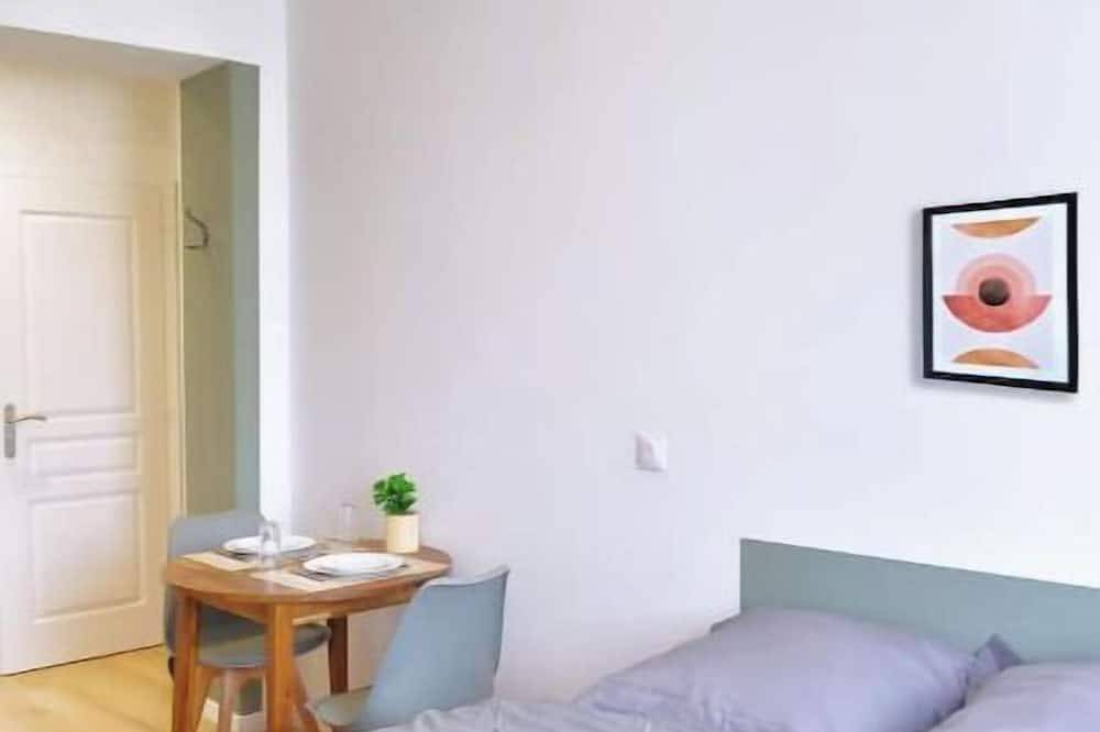 Apartamento entero, 4-Charming stay in a renovated farmhouse in San Quintín (Aisne), Aisne
