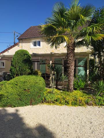Gîte pour 6 personnes, avec jardin et terrasse dans le Cher