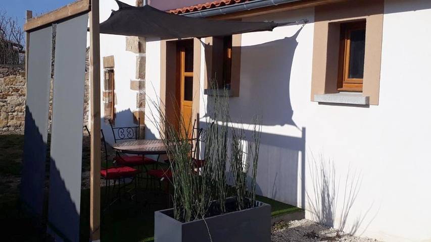 Gîte pour 4 personnes, avec terrasse, animaux acceptés à Vic-le-Comte - 2