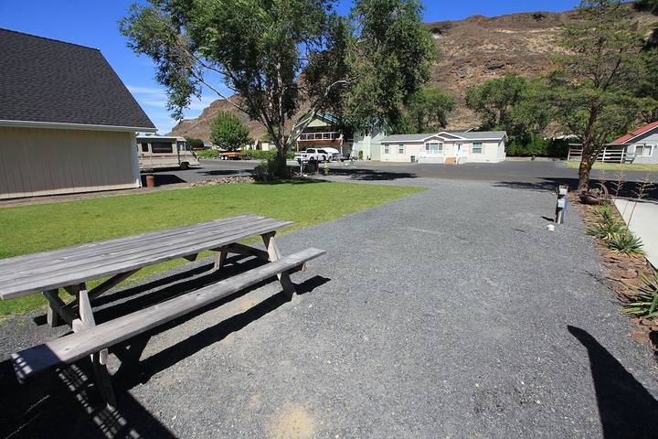 Camping for 8 people, with garden in Washington