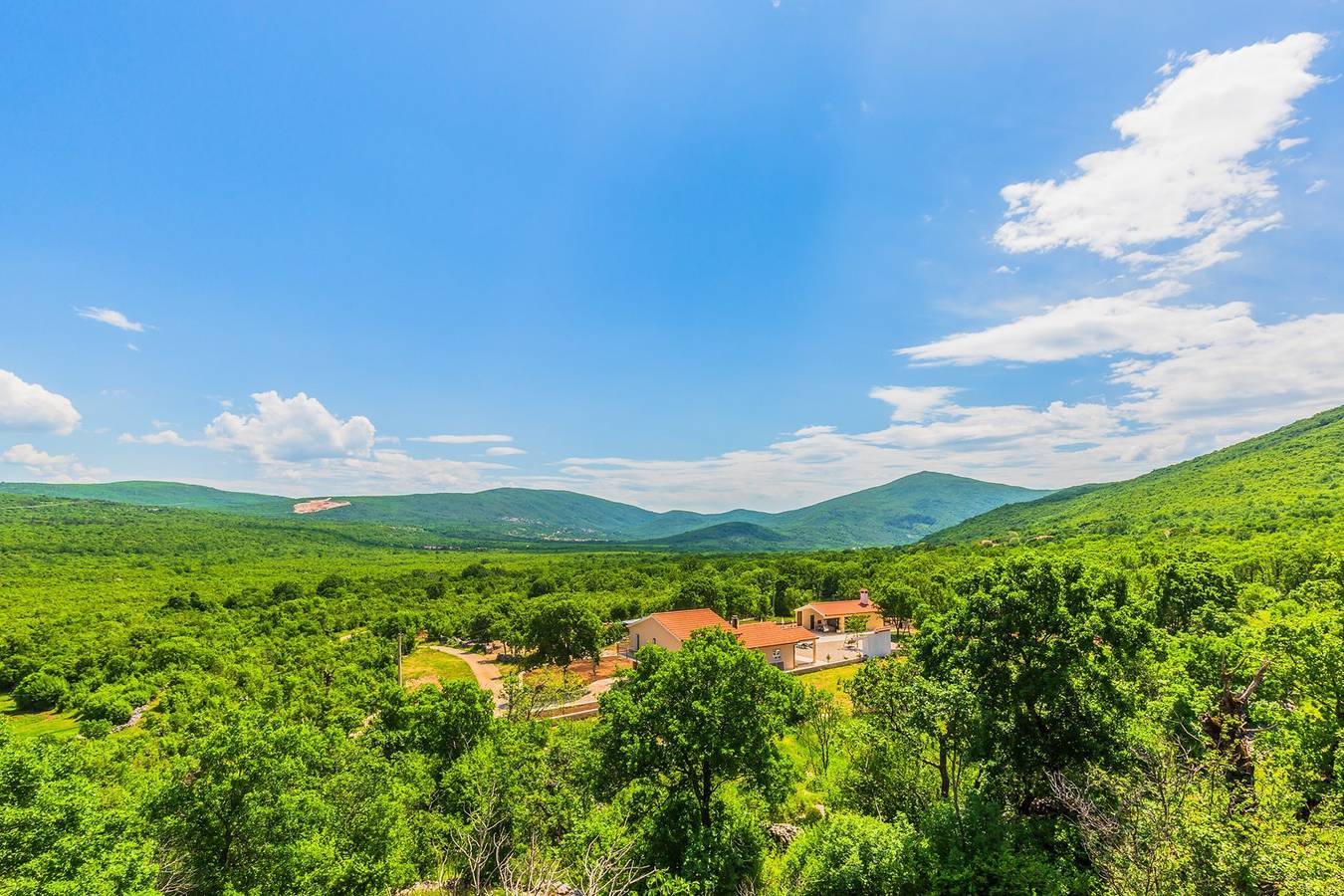Villa Patria mit Medienraum, beheiztem Privatpool, Sommerküche, Fitnessraum in Makarska Riviera