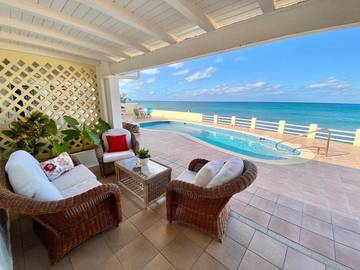Chambre d’hôte pour 2 personnes, avec terrasse ainsi que piscine et vue dans Saint Martin
