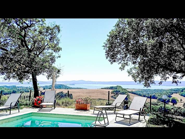 Casa vacanza per 10 persone, con piscina e giardino, con animali domestici a Bagnoregio