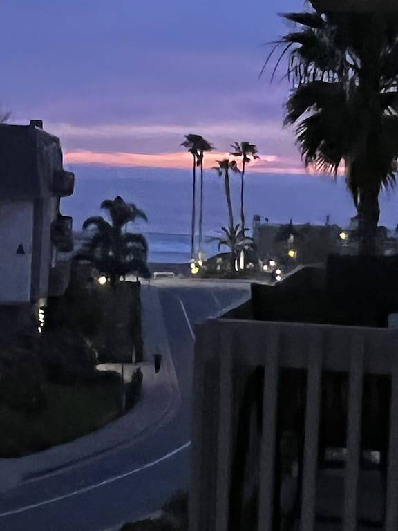 Ganze Wohnung, Beautiful End Unit Single Level Condo North Coast Village - Walk to the beach!! in Oceanside, San Diego County