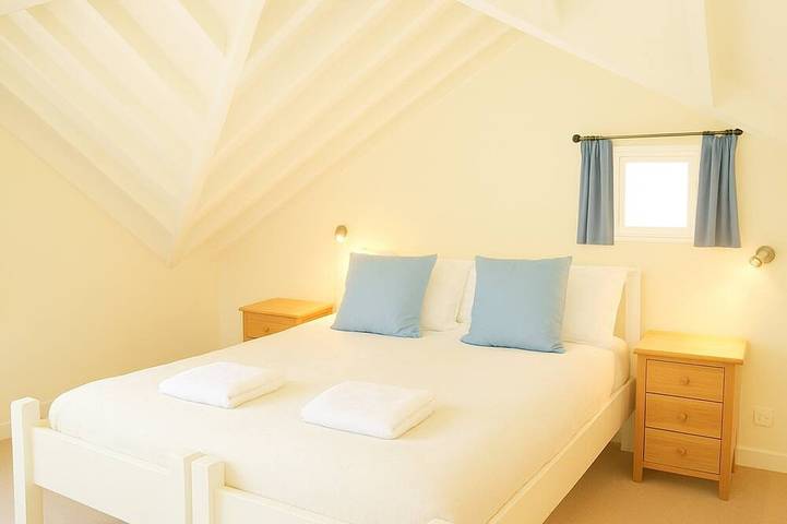 * Nouvelle annonce * Magnifique chalet, chien, piscine partagée et court de tennis in Sussex de l'Ouest