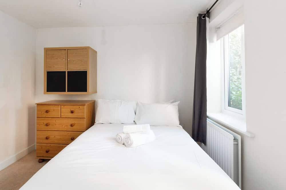 Homely 4Bd Townhouse Next to Hanley Park in Stoke-on-Trent, Midlands