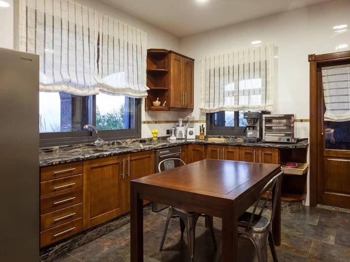 Casa rural para 12 personas, con Balcón y Jacuzzi además de Terraza y Jardín en Sant Jordi de ses Salines - 4