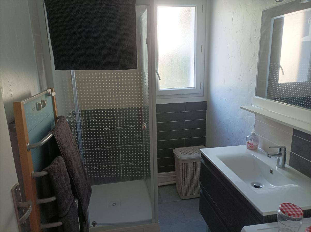 Appartement entier, One-Bedroom Apartment in Saint-Georges-de-Didonne, Côte de Beauté