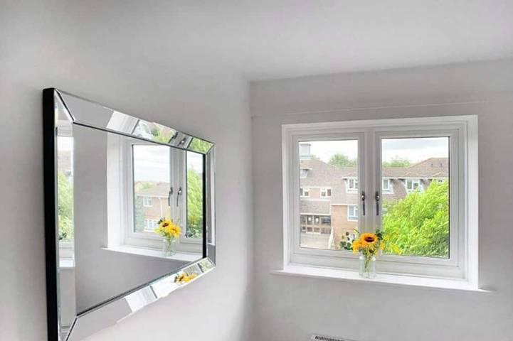 Guildford - Modern 2 Bedroom House in Guildford, Surrey