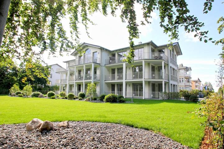 Ferienwohnung für 2 Personen, mit Sauna und Balkon in Göhren