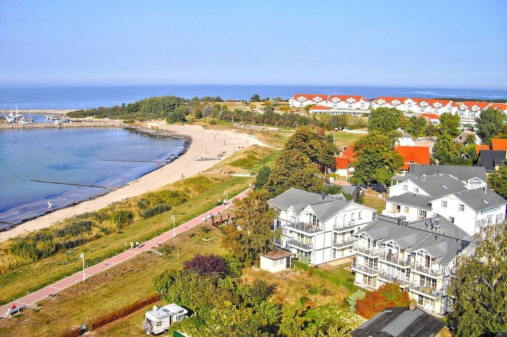 Ganze Wohnung, Direkt hinter der Düne, mit Balkon und Meerblick - Strandvilla Böck FeWo 10 - in Hauptstrand Glowe, Glowe