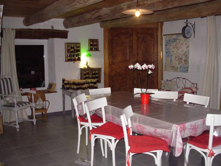 Chambre d’hôte pour 4 personnes, avec jardin dans le Puy-de-Dôme - 4