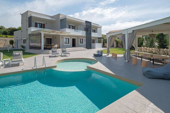 Chalet para 28 personas, con jardín además de jacuzzi y sauna - 1