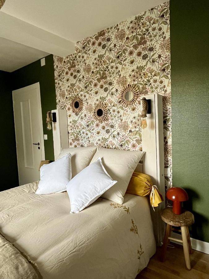 Location de vacances pour 2 personnes, avec jardin et vue à Nantheuil - 2