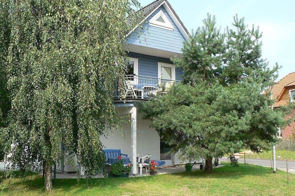 Ganze Wohnung, Kinderfreundliche Fewo in neuem Haus im ostseetypischen   (blau/weißen) St in Körkwitz, Ribnitz-Damgarten