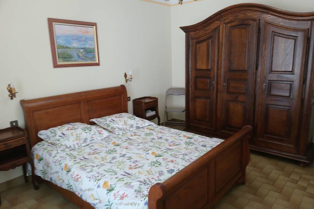 Appartement entier, Appartement F2 de 48 m² avec jardin au rdc  villa à 5 min. à pied des Thermes in Vernet-les-Bains, Parc naturel régional des Pyrénées catalanes
