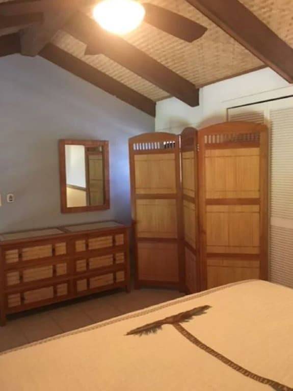 Vacation rental for 8 people, with hot tub and pool as well as garden and balcony in Kailua-Kona