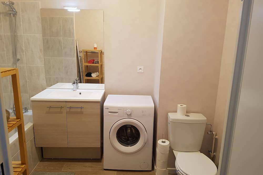 Entire apartment, Large new apartment near Strasbourg center and European Parliament with Parking in Hoenheim, Strasbourg region