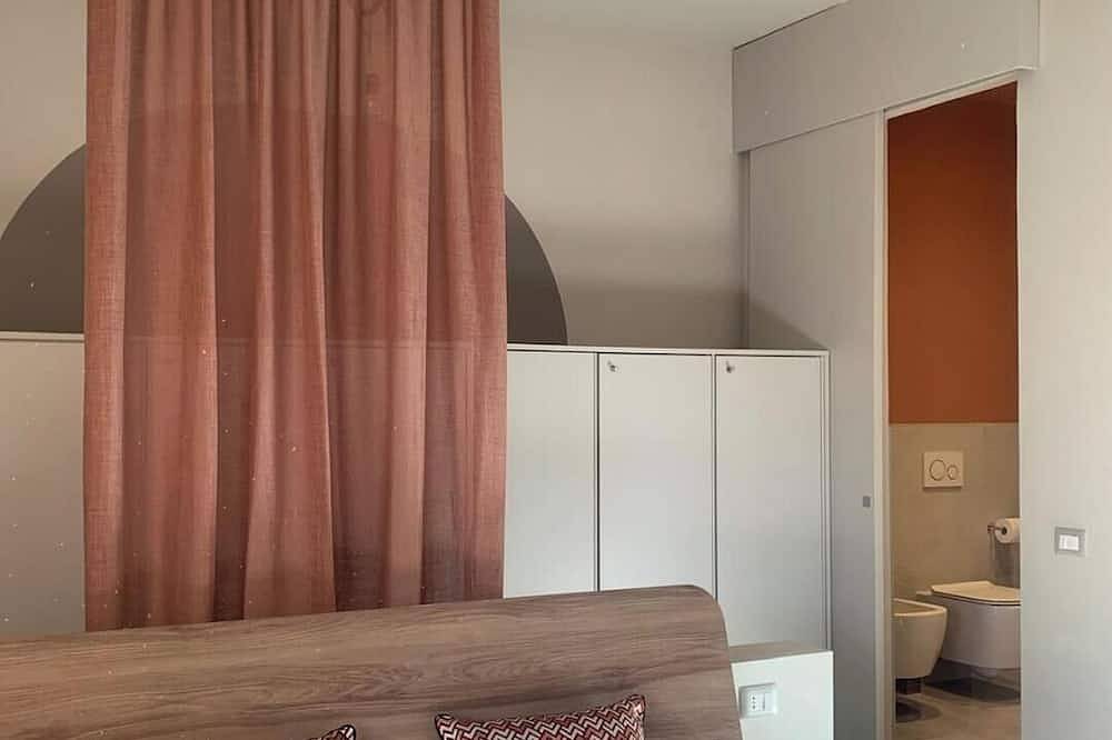 Spacious 4-bedroom villa in delightful Casale Monferrato with Ac in Casale Monferrato (Town), Casale Monferrato