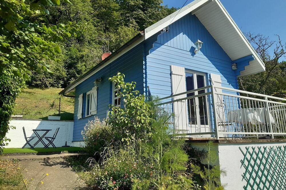 Gîte classé 3 étoiles, cadre verdoyant, proche commerces, Wifi gratuit in Baume-les-Dames, Jura Francais
