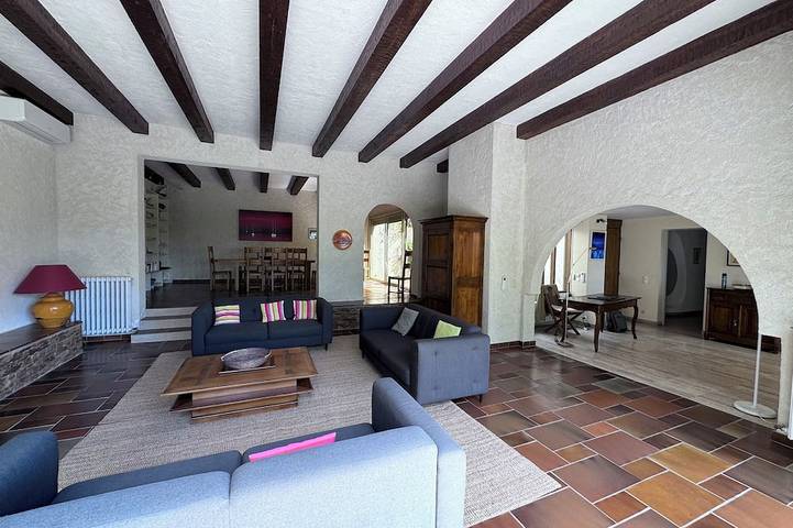 Villa de estilo californiano, espacios abiertos, zona residencial tranquila, con vistas al mar in Les Issambres, Roquebrune-sur-Argens
