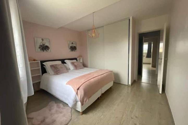 Location de vacances pour 9 personnes, avec jacuzzi et jardin à La Roche-de-Glun - 2