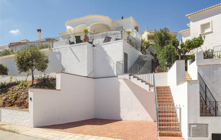 Location de vacances pour 4 personnes, avec terrasse et piscine à Orba - 2