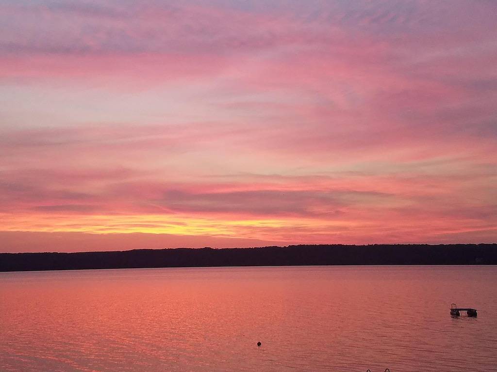 Log Cabin for 6 Guests in Lake Michigan, Torch Lake