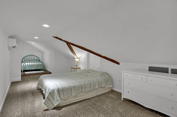 Vacation rental for 20 people, with yard in Berks County