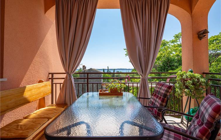 Ferienwohnung für 4 Personen, mit Terrasse und Garten in Fazana - 2