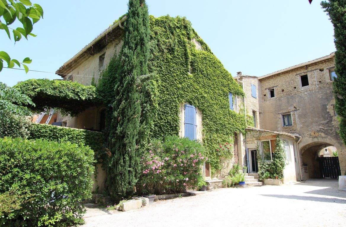 Gite Les Cigales, Provence et Nature, séjours de rêve in Cabrières-d'Avignon, Parc naturel régional du Luberon