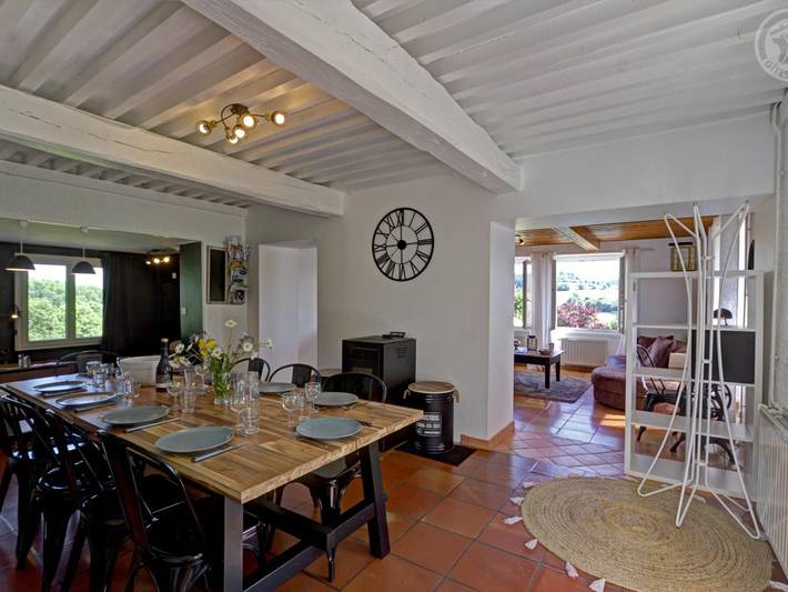 Geräumiges Ferienhaus mit Garten und Haustiere erlaubt in Belmont-de-la-Loire, Roanne und Umgebung