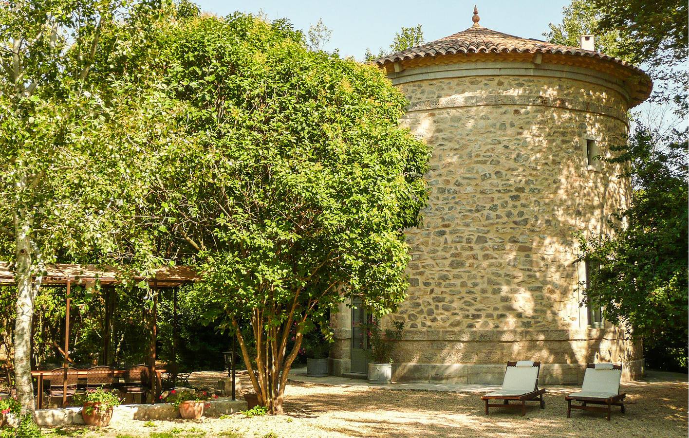 Encantador piso de 90 m² con piscina y jardín, a 800 m del centro de Aimargues in Aimargues, Costa mediterránea (Francia)