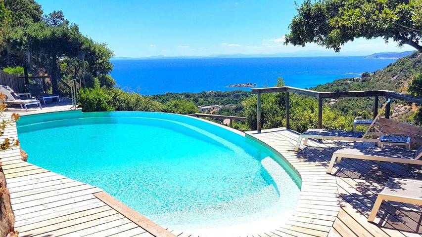 Maison de vacances pour 2 personnes, avec Balcon et Terrasse ainsi que Jardin et Piscine dans Palombaggia