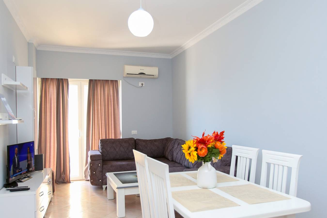 Cały apartament wypoczynkowy, Apartament wakacyjny dla 4 osób z balkon in Wlora (Miasto), Wlora