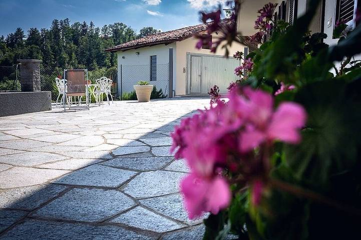 Ganze Wohnung, Elegant reception in nature in Pollone, Walliser Alpen