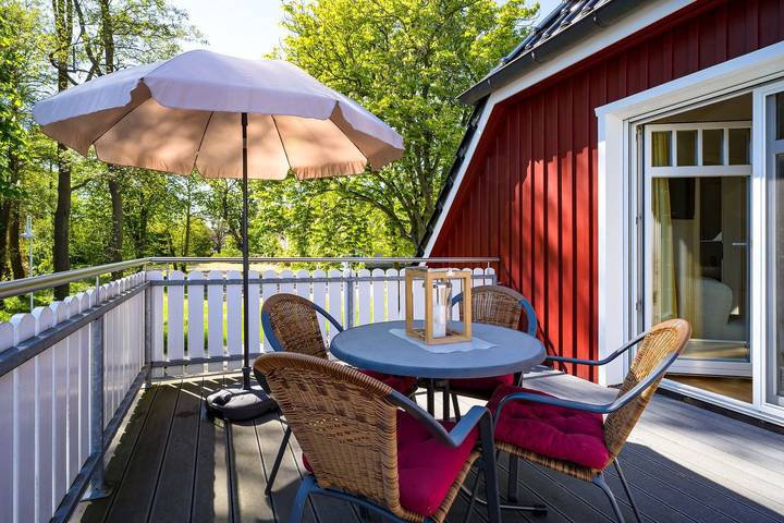 Ferienhaus für 8 Personen, mit Terrasse und Sauna in Prerow - 4