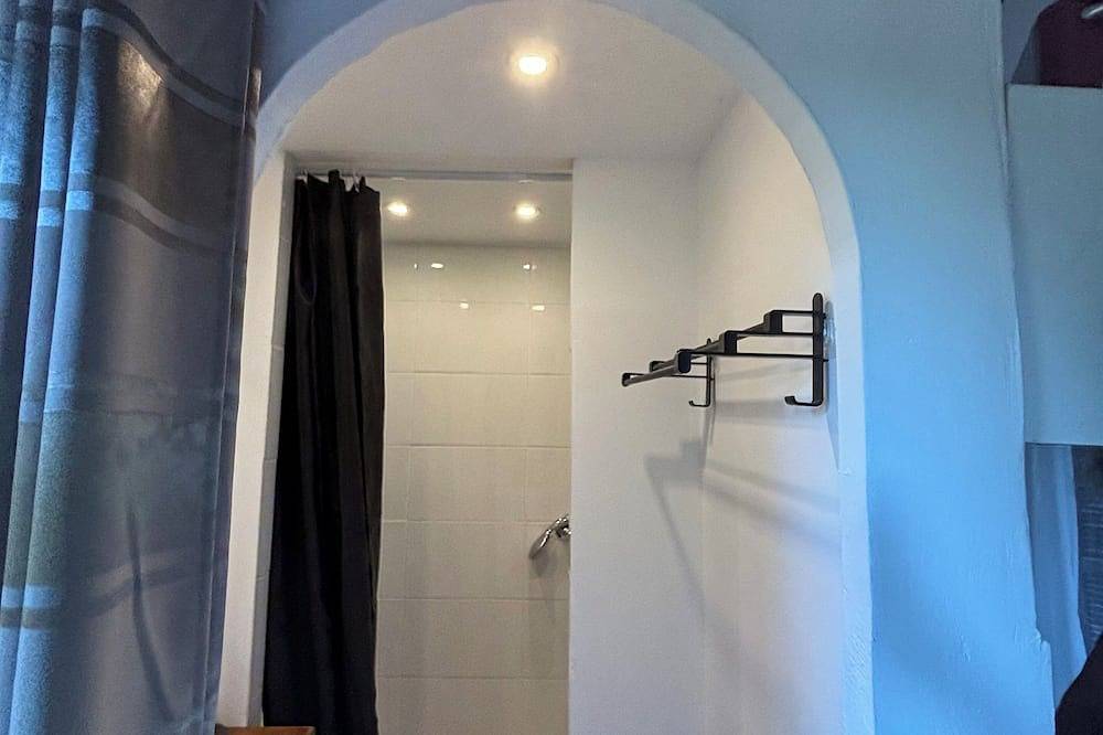 Geheel appartement, Studio terrace in Villecroze, Draguignan en omgeving