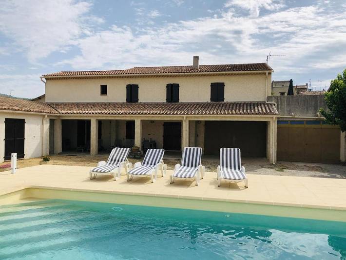 Chambre d’hôte pour 3 personnes, avec jardin et piscine, animaux acceptés