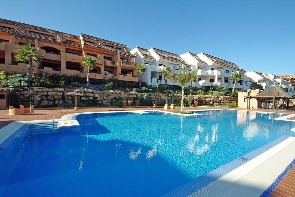 Ganze Wohnung, Gemütliche und moderne Wohnung in einem Komplex mit 5 Swimmingpools und Privatparkplatz in Duquesa Regent, Manilva