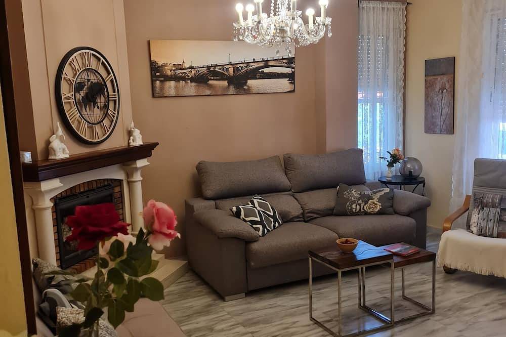 Beautiful house with pool 10 minutes from the center of Seville. City views in Valero Chico, Castilleja de la Cuesta