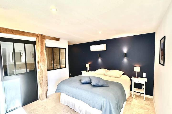 Location de vacances pour 8 personnes, avec jardin et piscine à Coly - 3