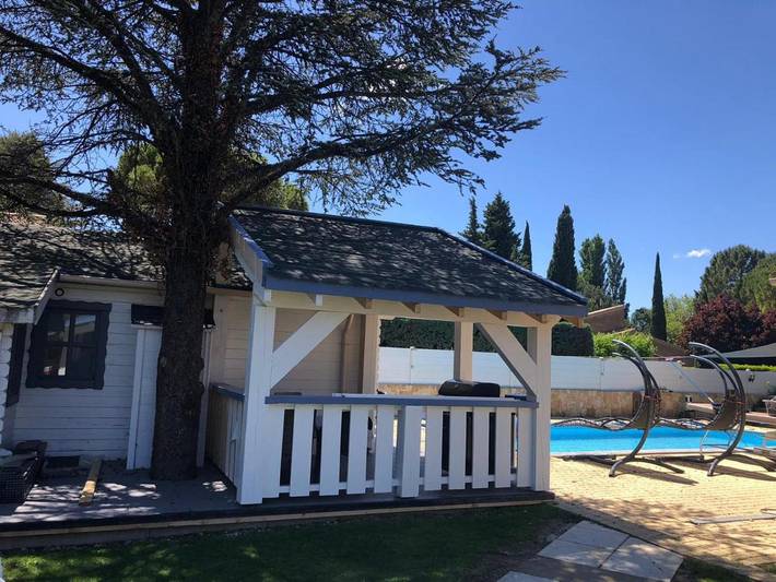 Gîte pour 4 personnes, avec Jacuzzi et Terrasse ainsi que Jardin et Piscine à Camaret-sur-Aigues - 3