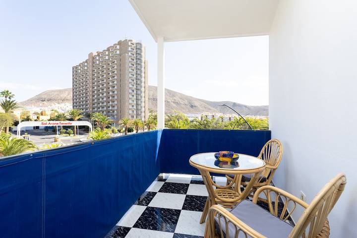 Appartement entier, Appartement de vacances pour 3 personnes avec terrasse in Los Cristianos, Arona