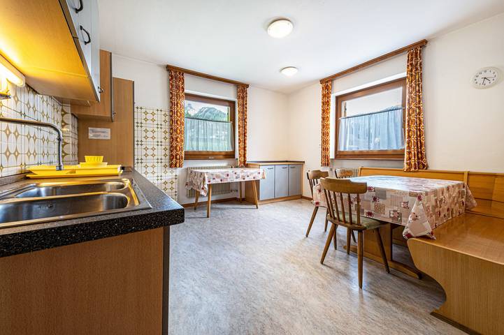 Ganze Wohnung, Ferienwohnung "Ciasa La Palsa 2" mit Bergblick, Balkon & Wlan in San Vigilio di Marebbe, Enneberg
