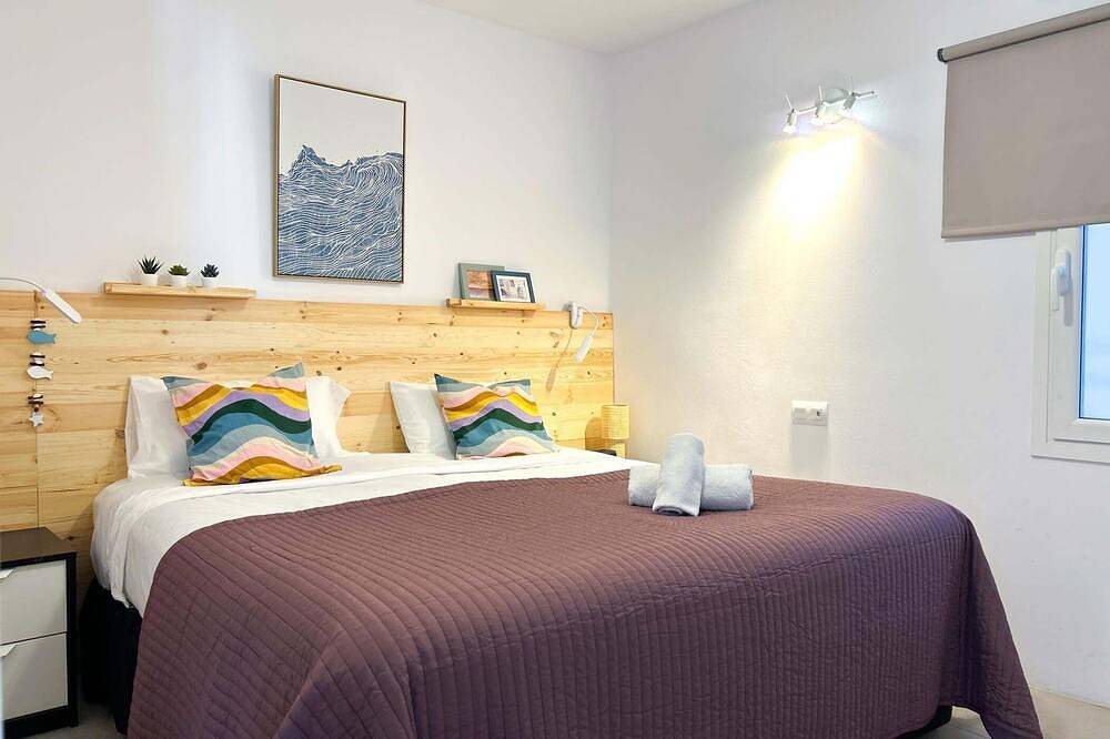 Apartamento inteiro, Charming attic apartment, fantastic roof terrace in Vilanova i la Geltrú, Garraf